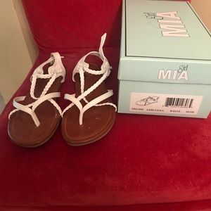 Mia Girl white strappy sandal sz 6.5
